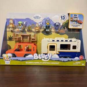 Bluey's Family Barbecue Home Mega Playset - Brand New!